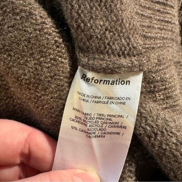 NWOT Reformation Garrett Cashmere Oversized Turtleneck - Picture 10 of 10